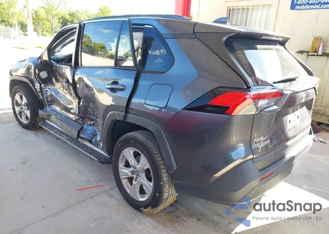 2020 Toyota Rav4 Xle z USA, uszkodzony, nr VIN JTMW1RFV8LJ021899